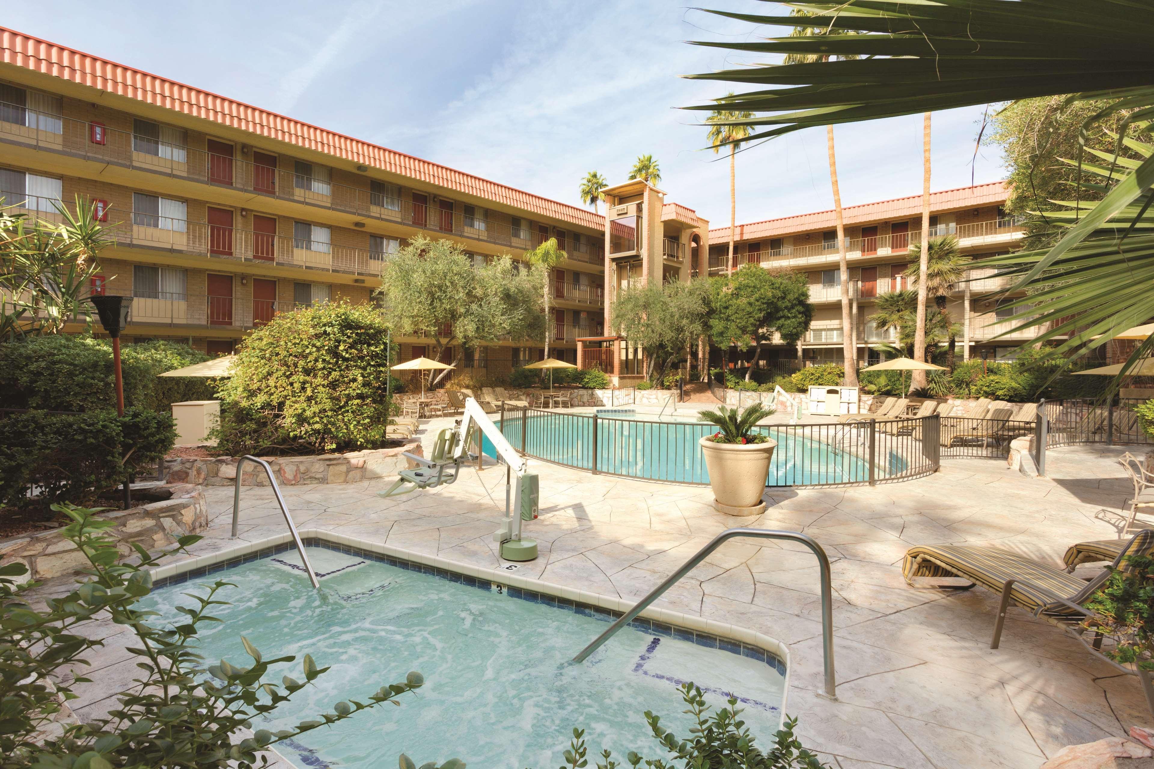 Motel 6 Phoenix, Az - Sky Harbor Екстериор снимка