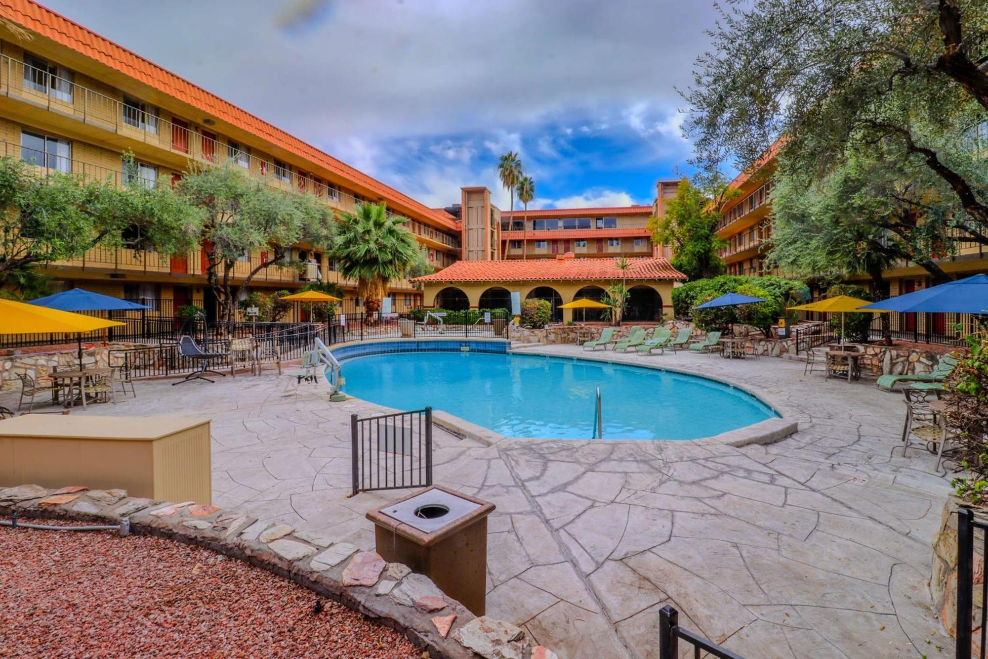 Motel 6 Phoenix, Az - Sky Harbor Екстериор снимка